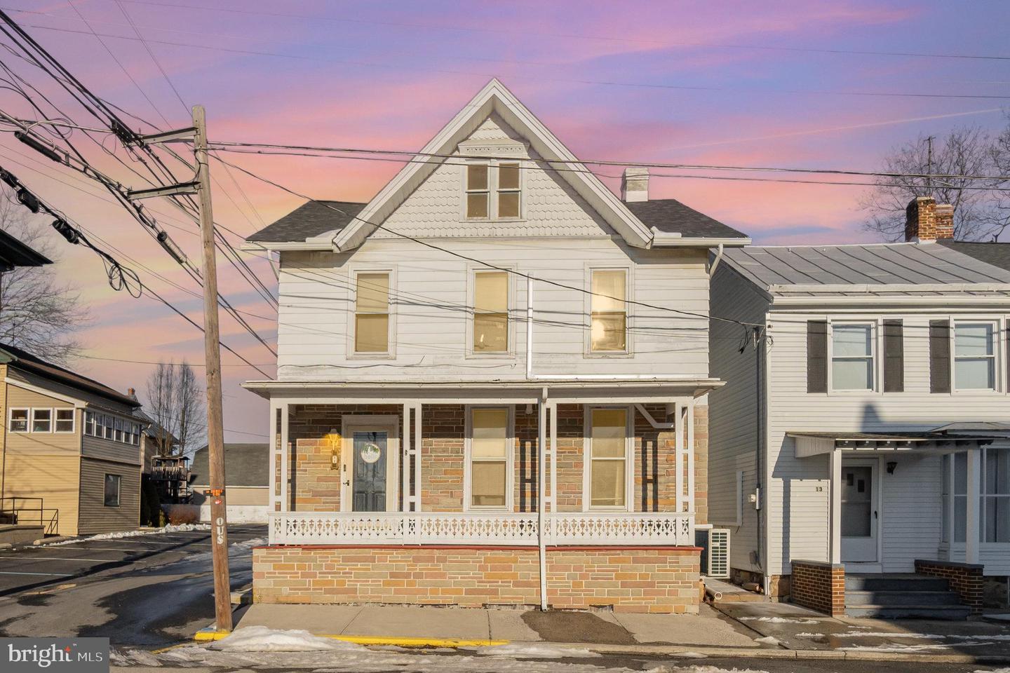 11 S Carlisle St Property Photo