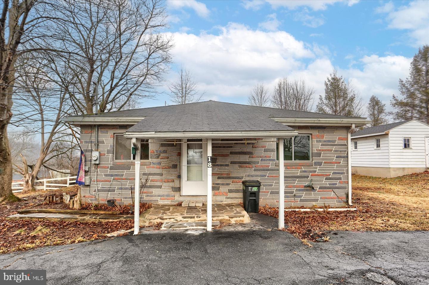 18 Windy Hill Rd Property Photo