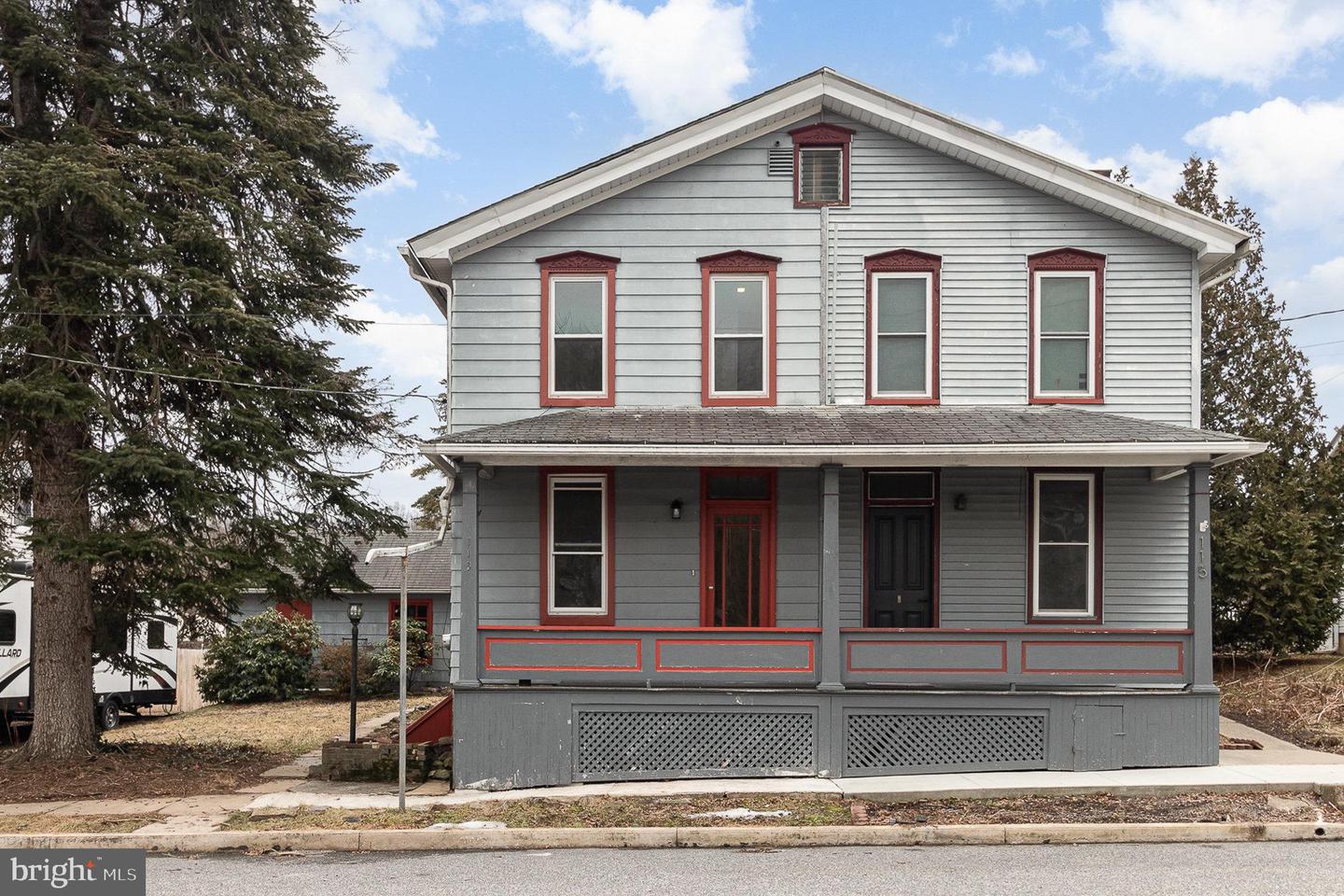 113 W Mcclure St Property Photo