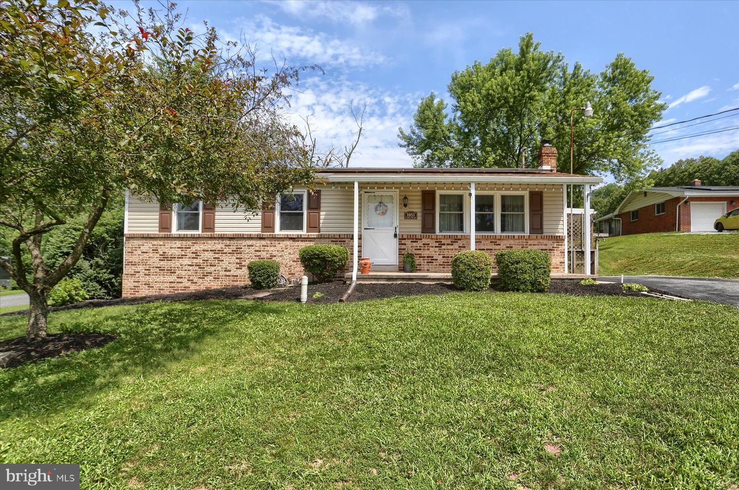 1051 Valley Rd Property Photo 1