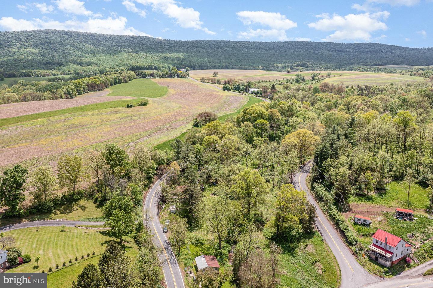 1063 Owl Hollow Rd Property Photo 1
