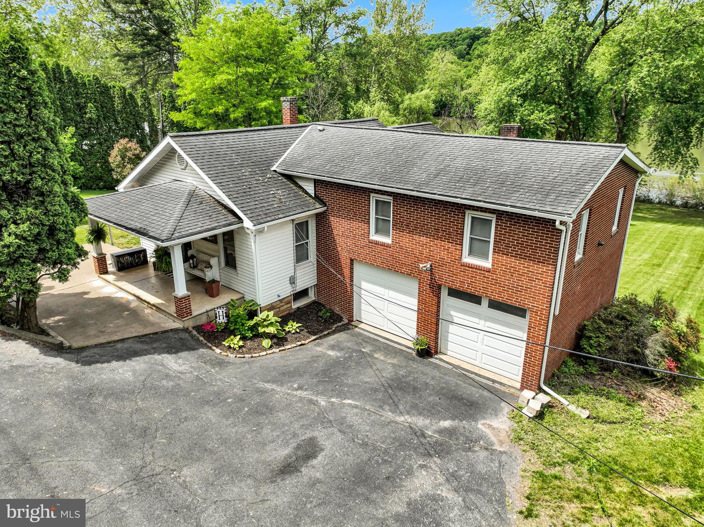 418 W Juniata Pkwy Property Photo