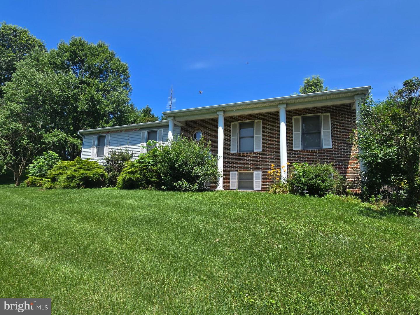 526 Fairground Rd Property Photo 1