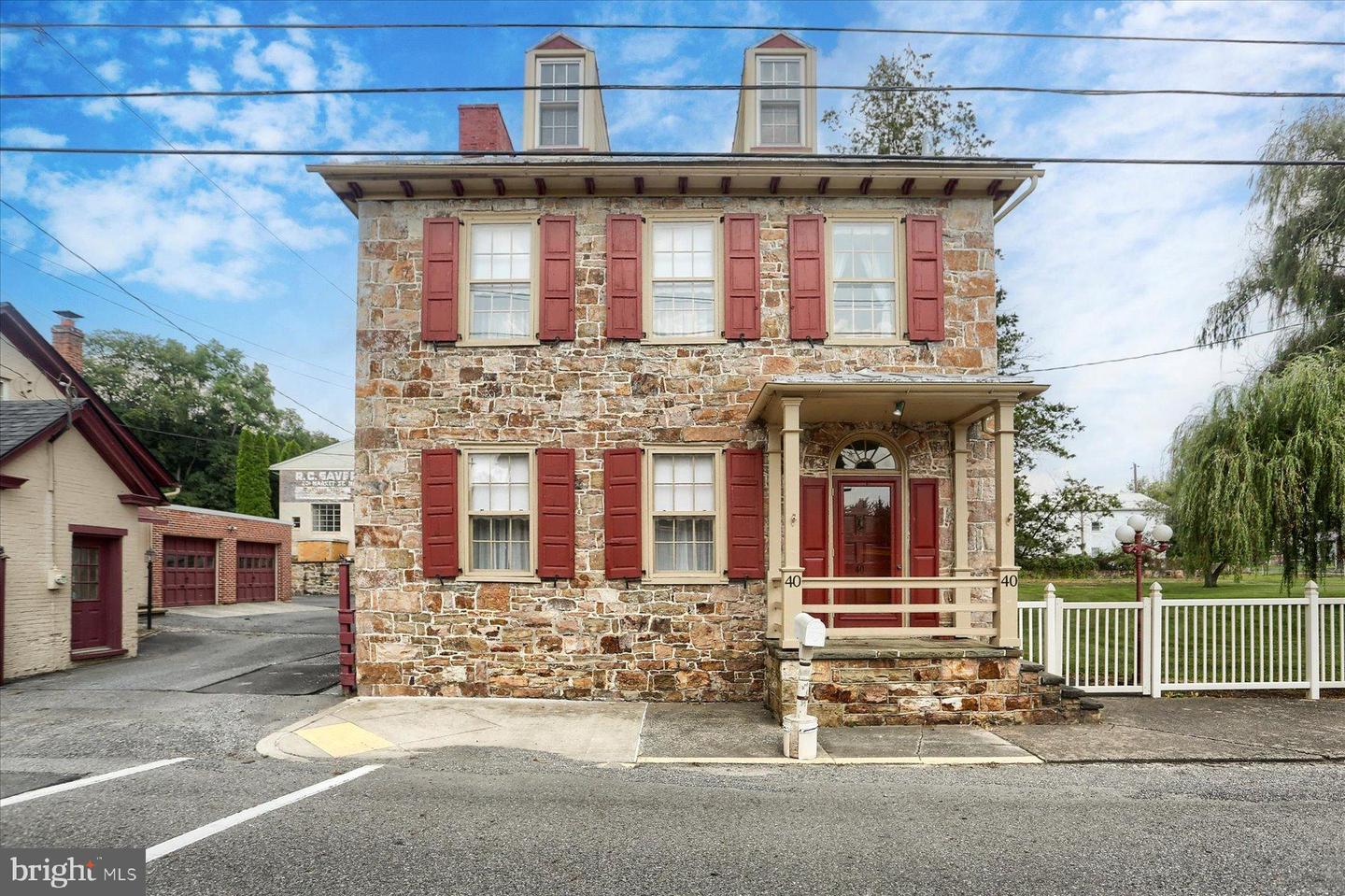 40 N Market St Property Photo 1
