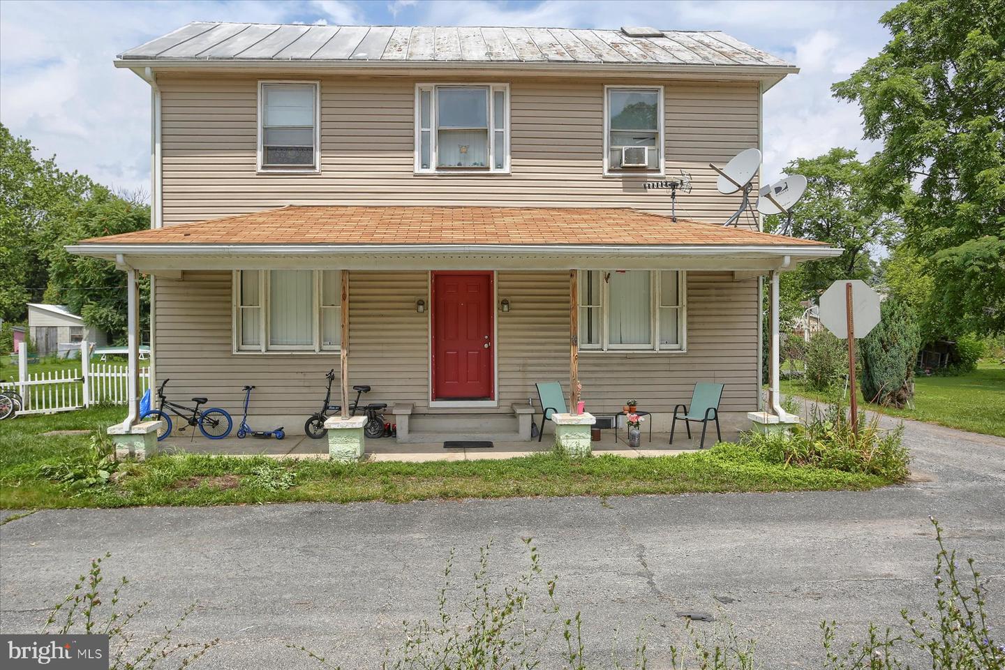 46 N Front St Property Photo 1