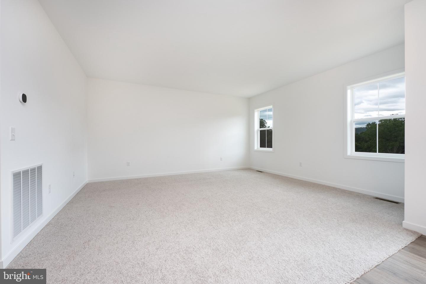 181 Morleton Ave Property Photo 8