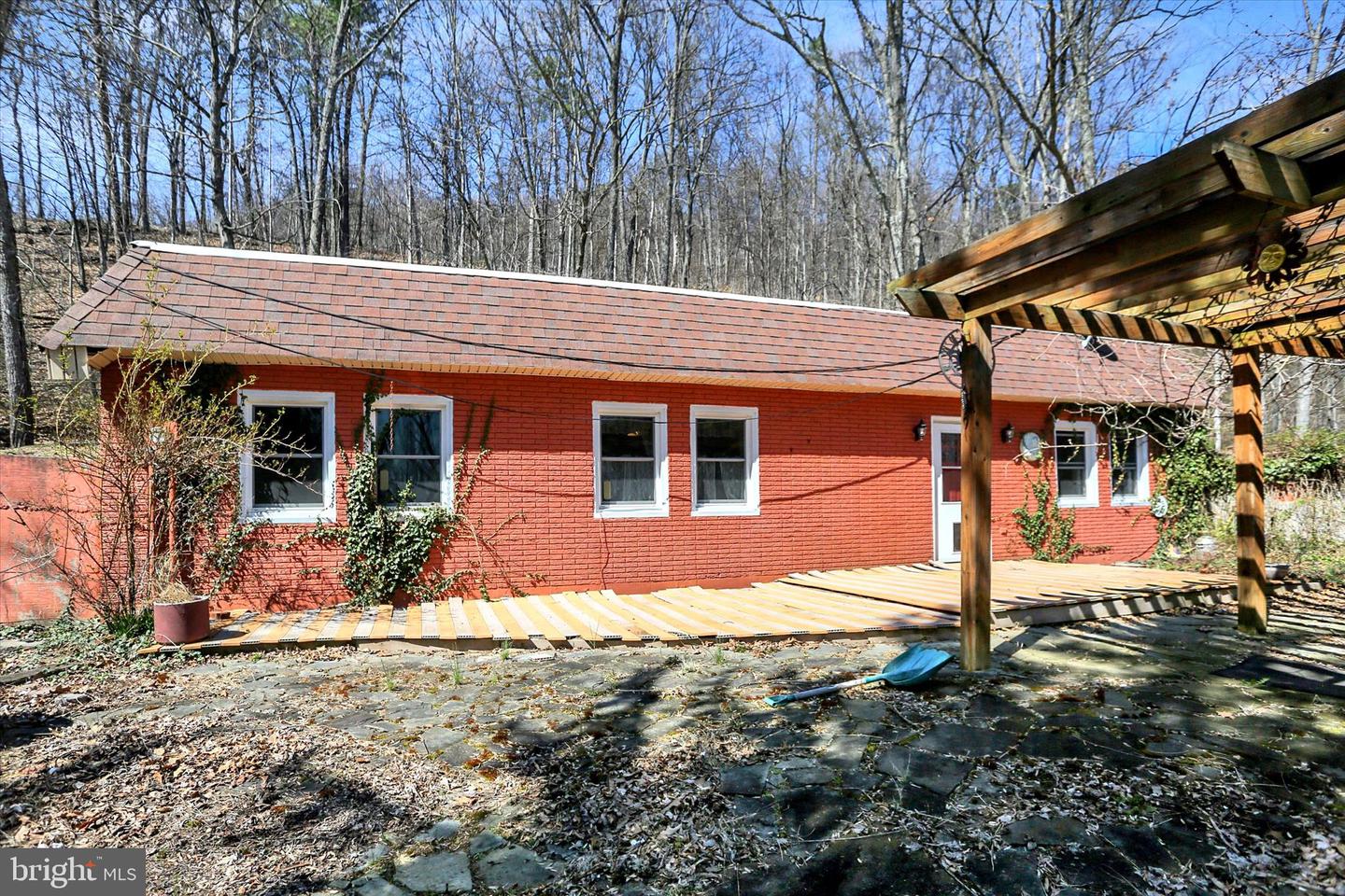 98 FALLEN CABIN LN