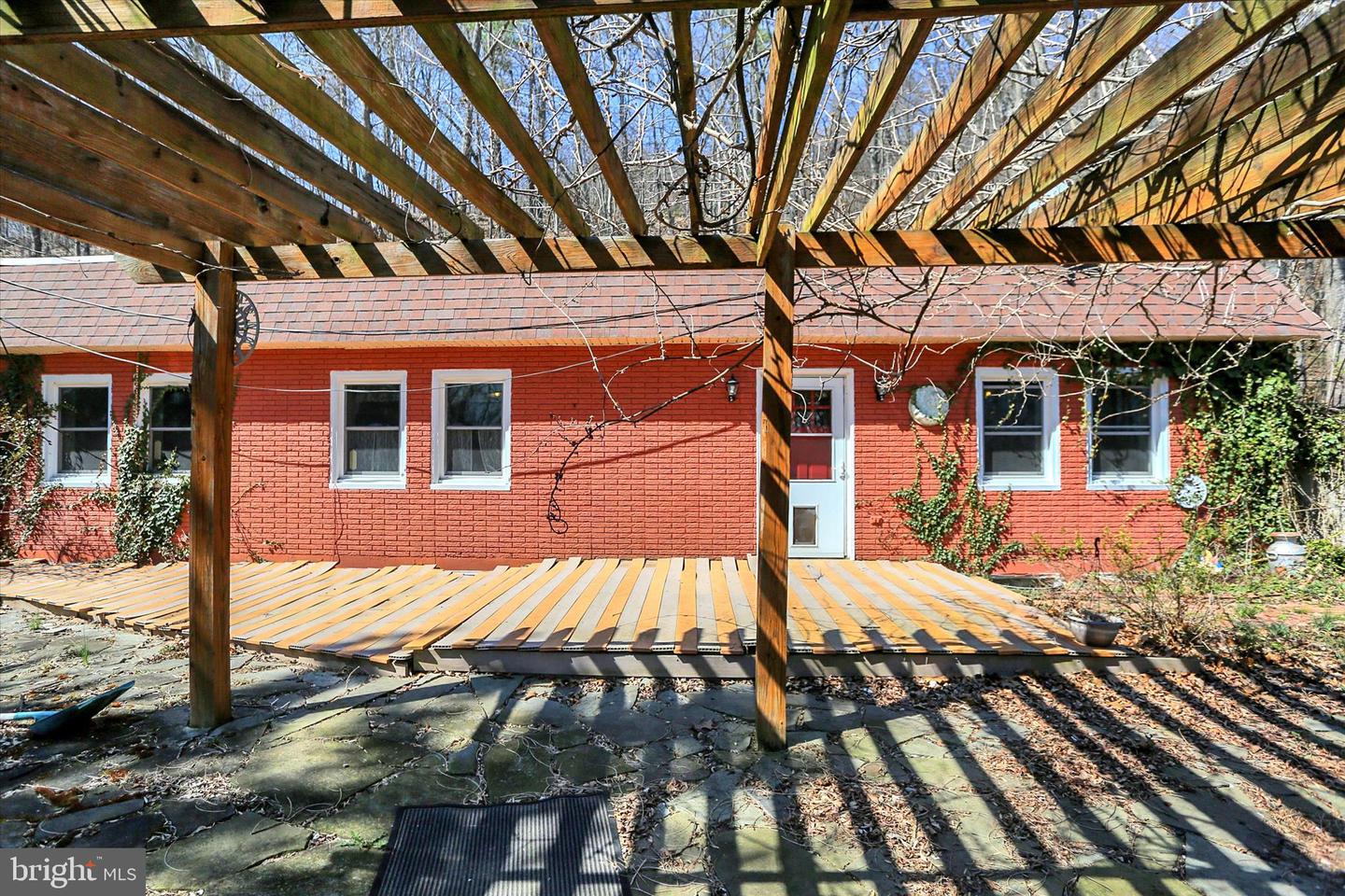 98 Fallen Cabin Ln Property Photo 2