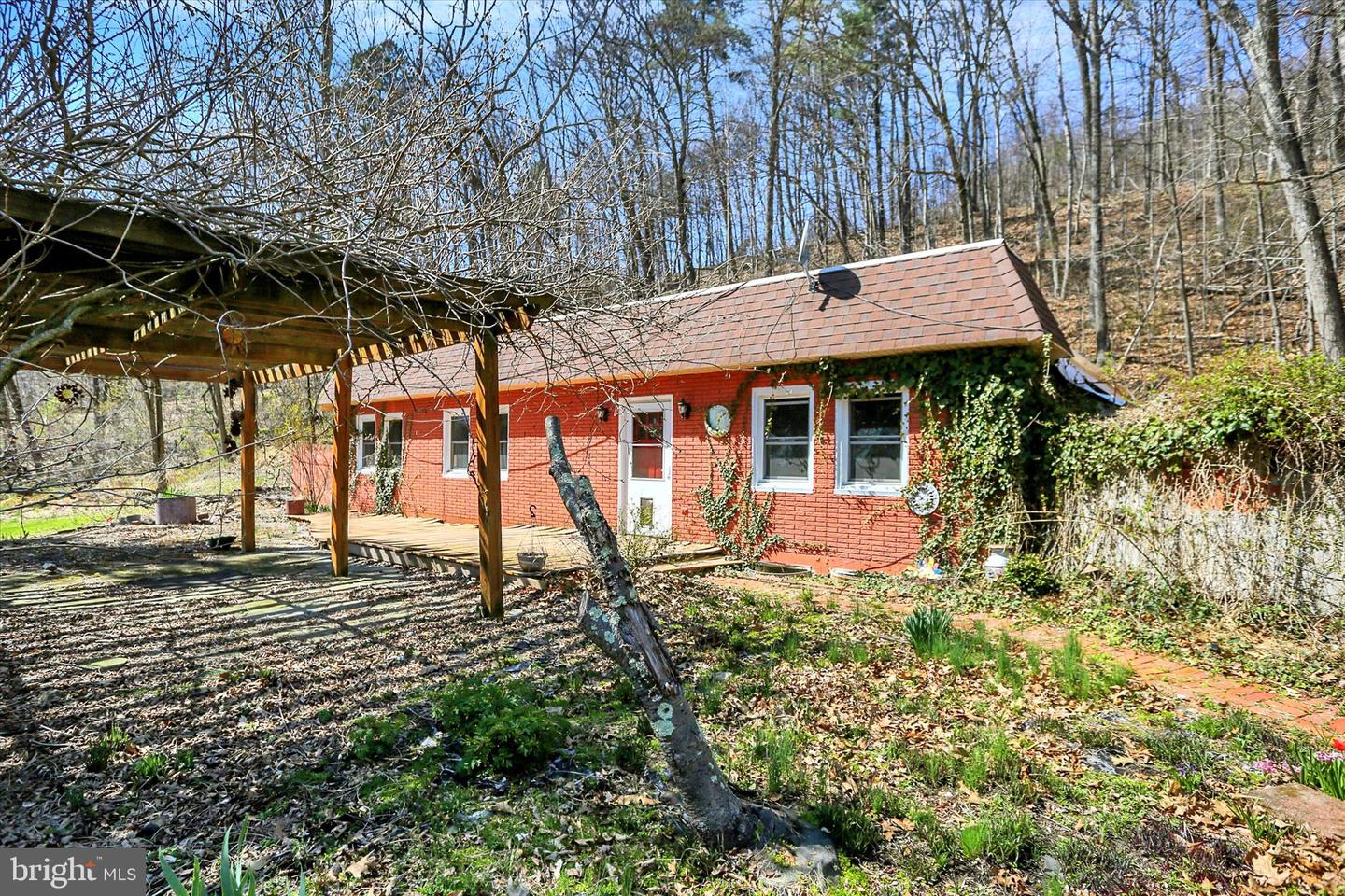 98 Fallen Cabin Ln Property Photo 6