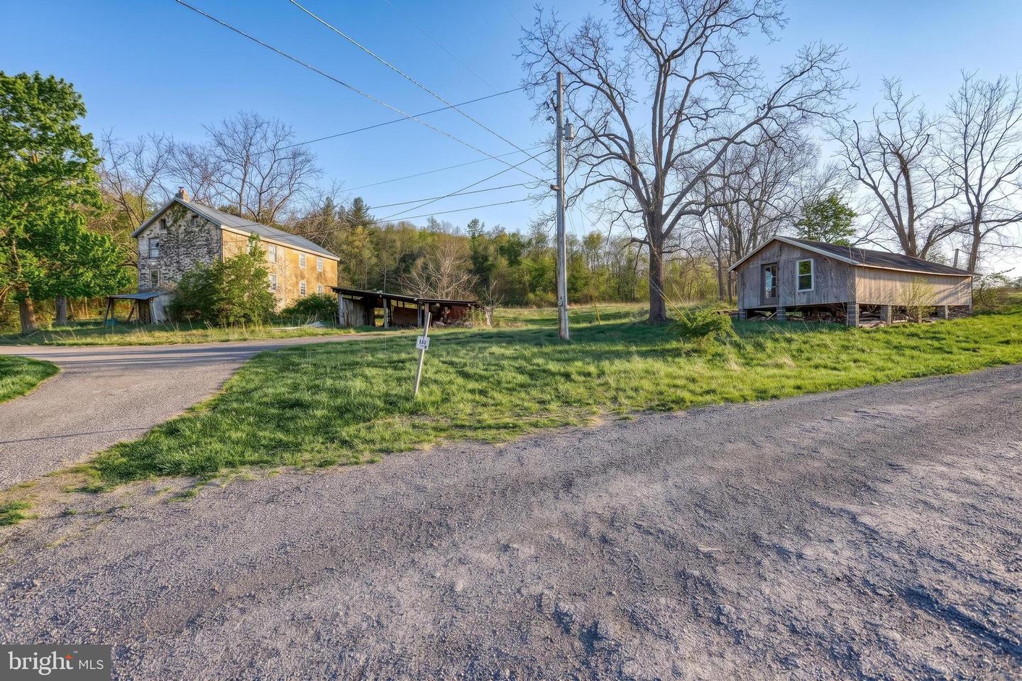 57 Metz Ln Property Photo 5