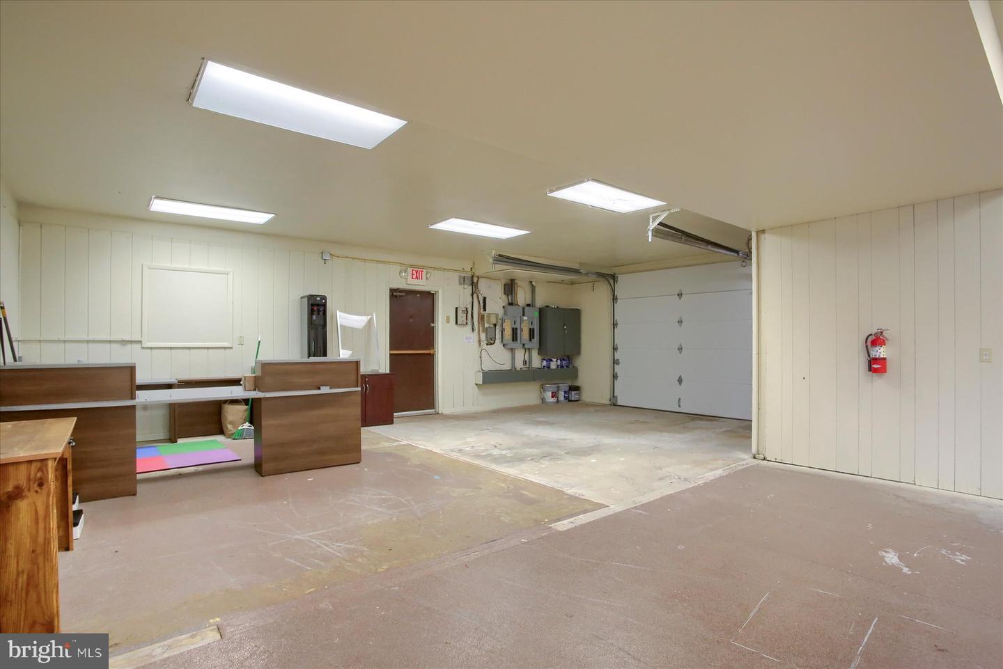 55 W Shortcut Rd Property Photo 21