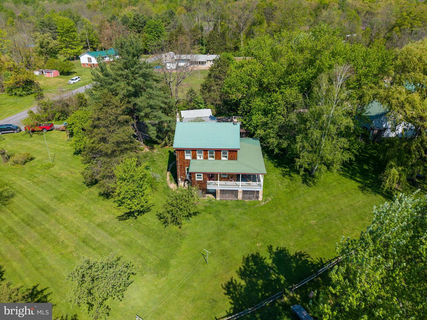 215 Droneberger Rd Property Photo 3