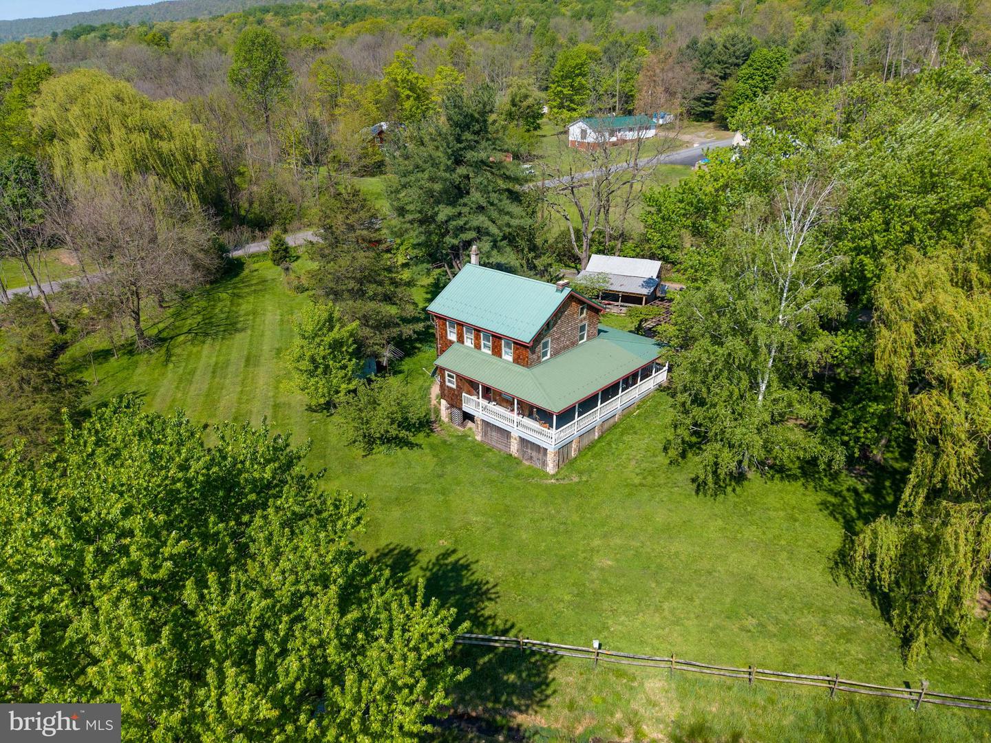215 Droneberger Rd Property Photo 4