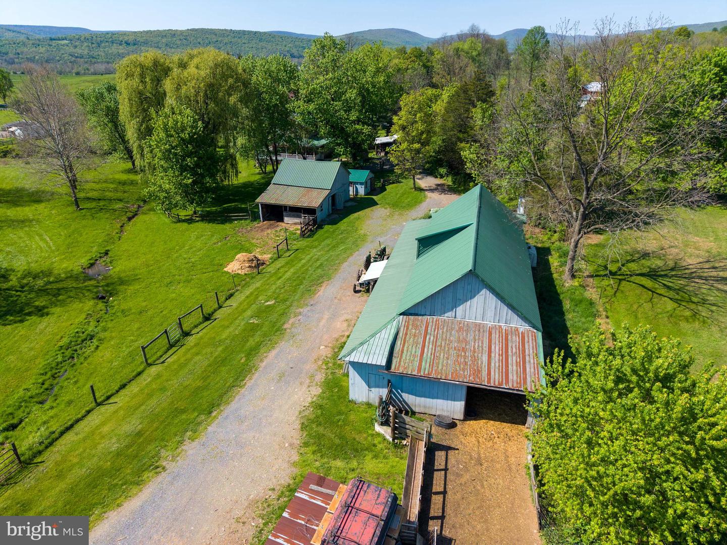 215 Droneberger Rd Property Photo 9