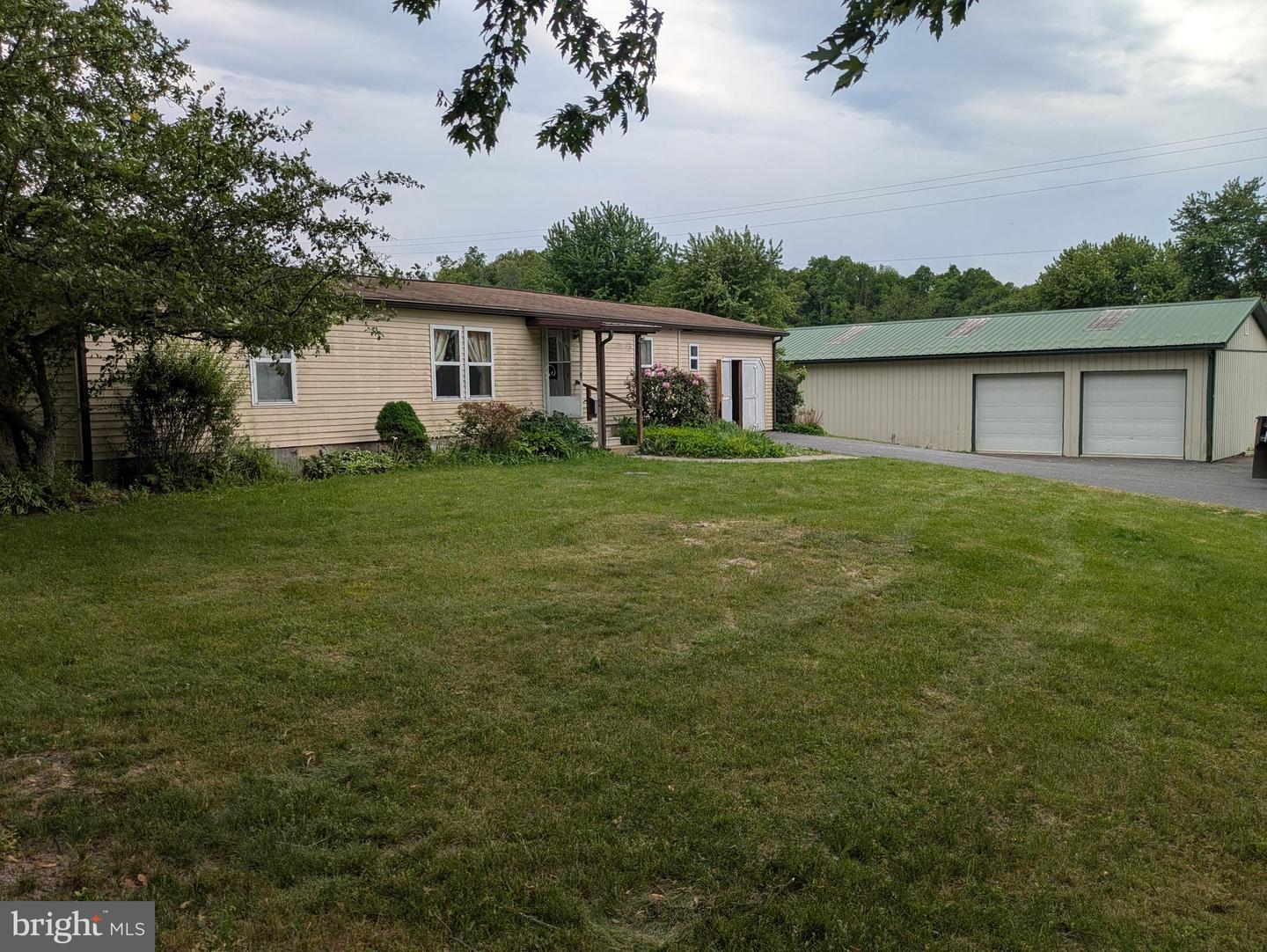 4 Kansas Rd Property Photo 1