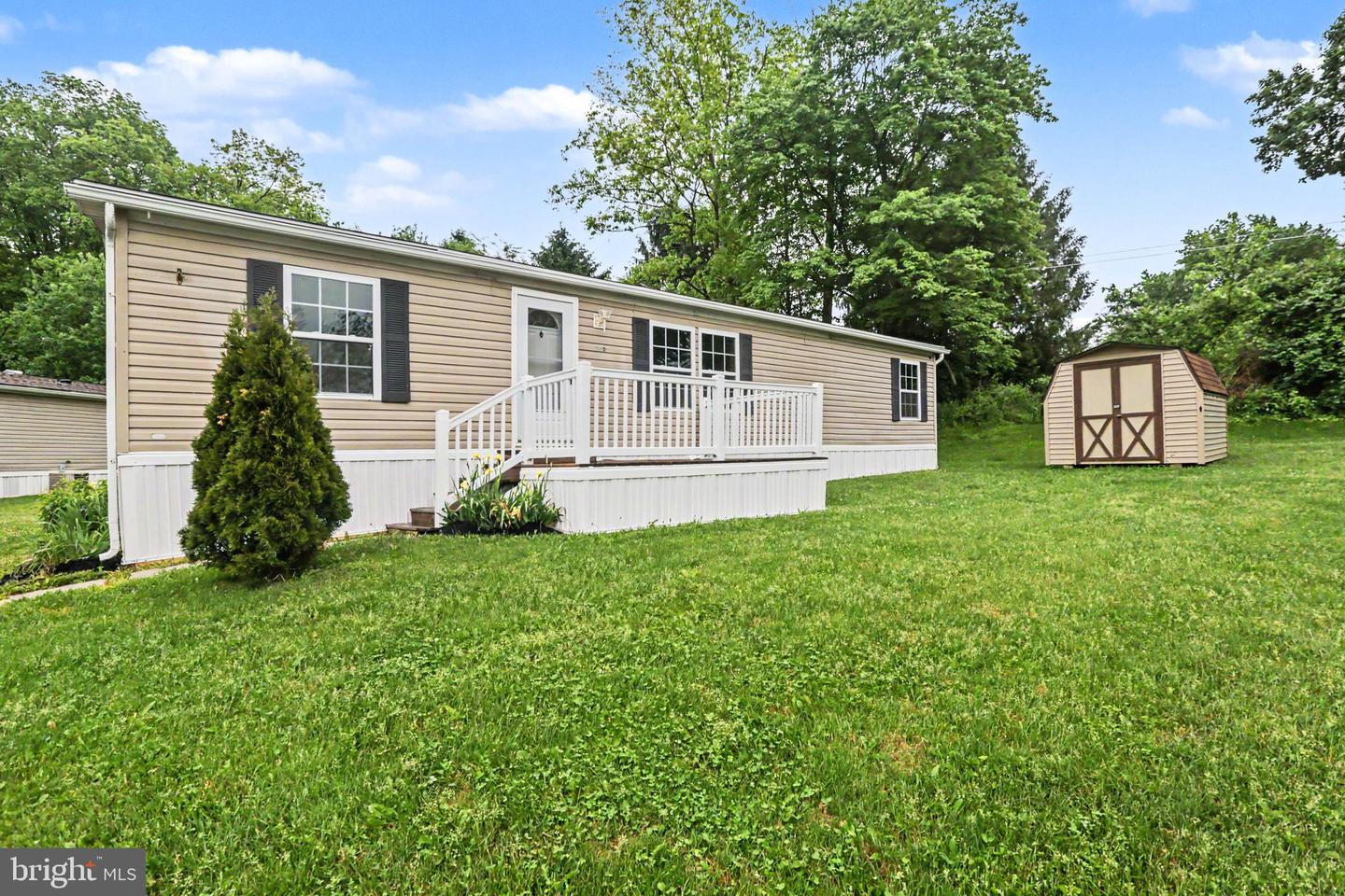 49 Meadowview Dr Property Photo 1