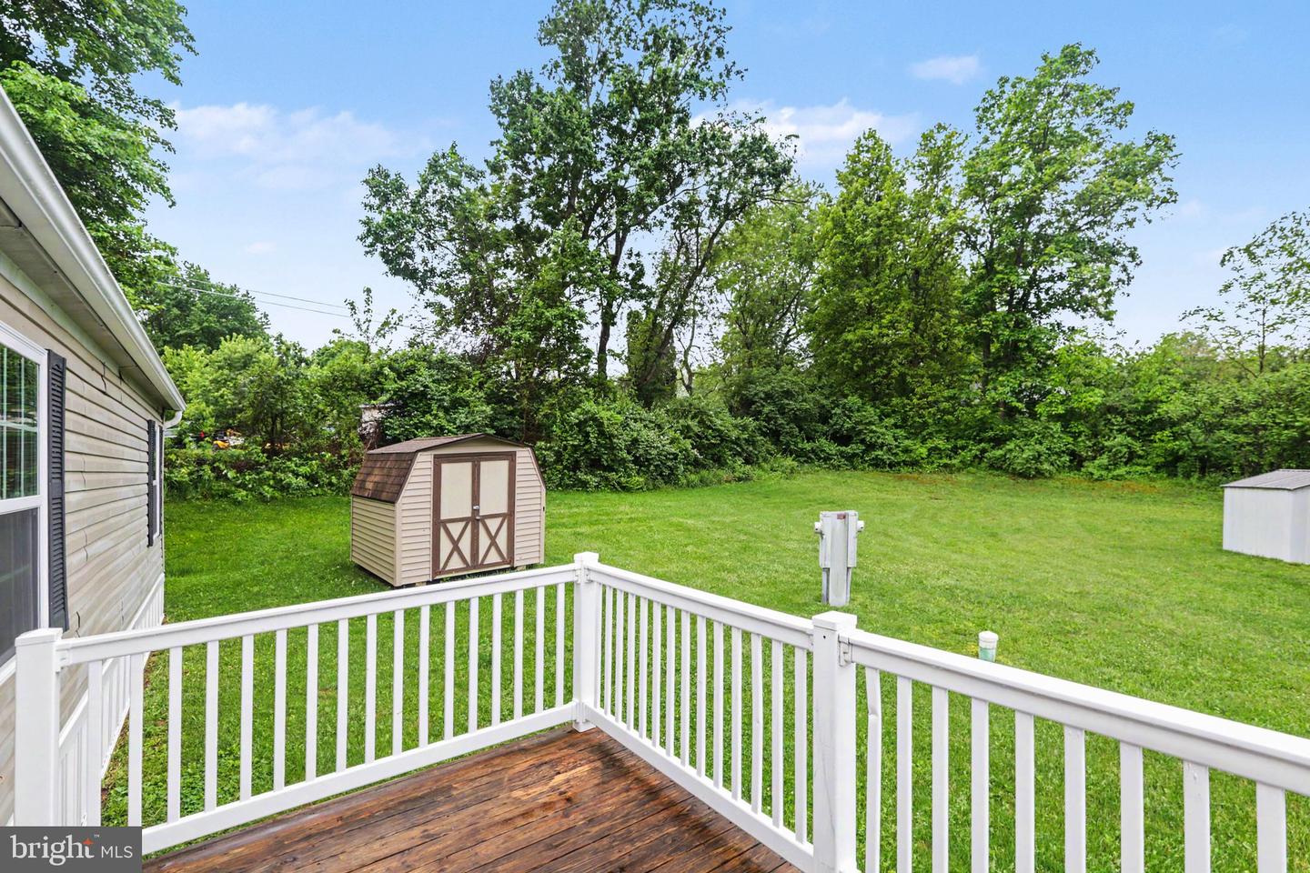 49 Meadowview Dr Property Photo 2