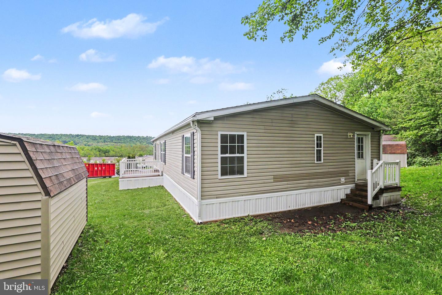49 Meadowview Dr Property Photo 16