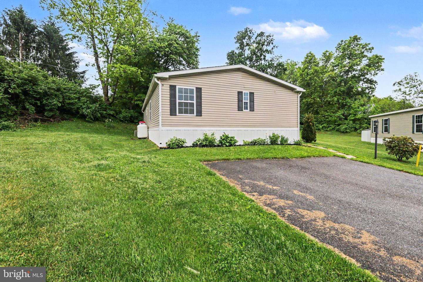 49 Meadowview Dr Property Photo 18