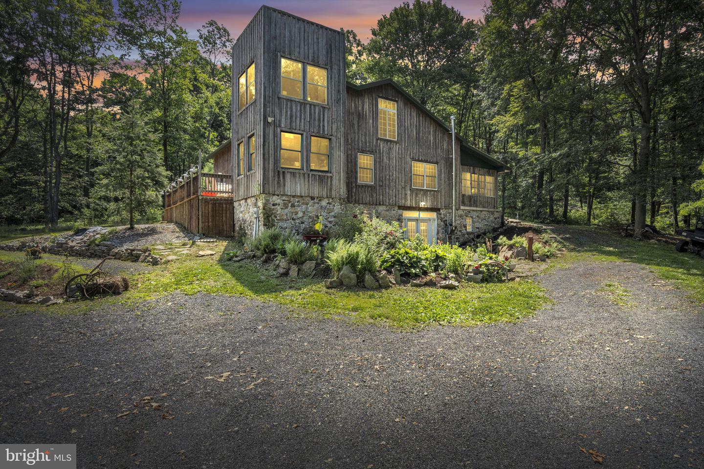 121 Ravine Ln Property Photo 1