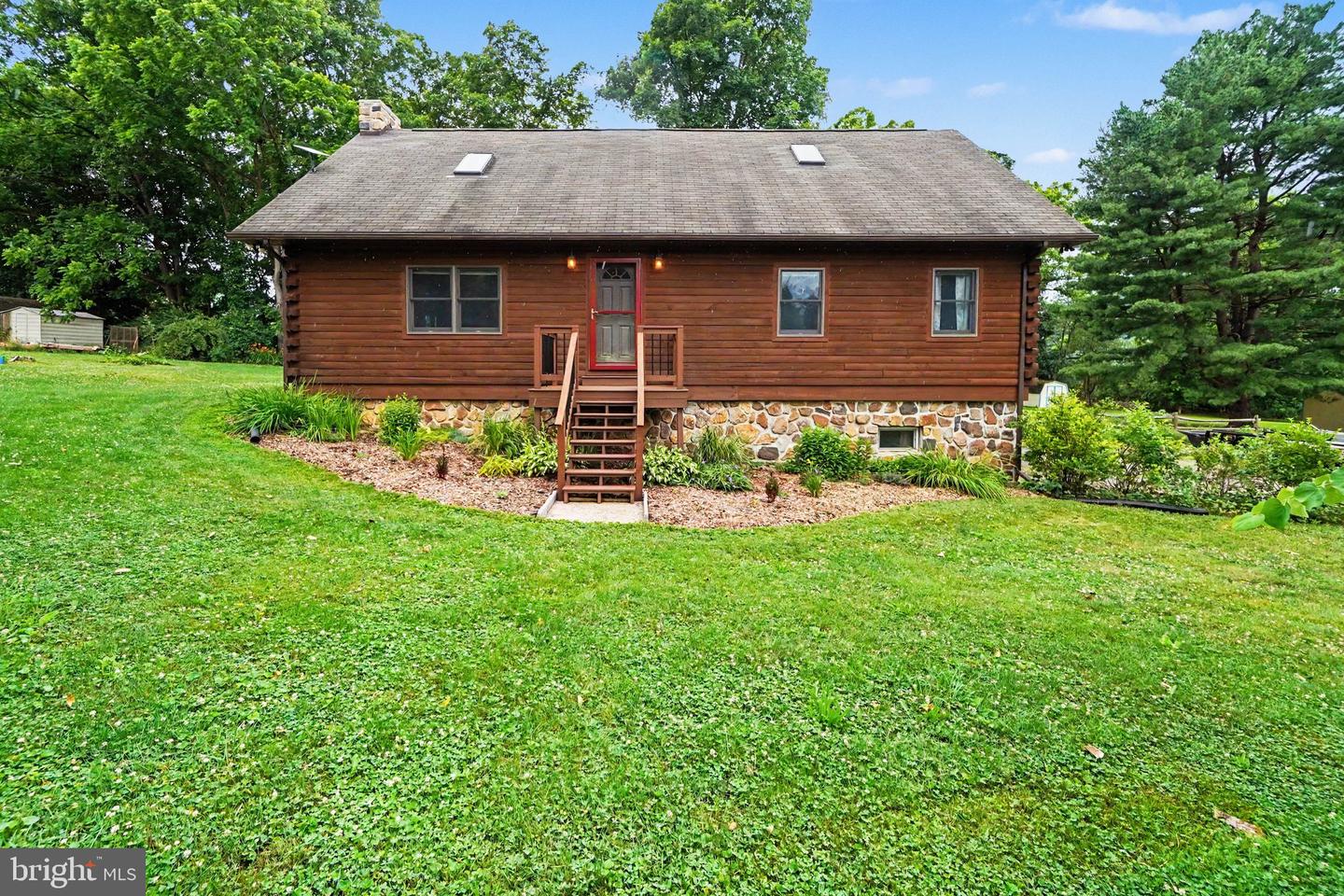 45 Baker Ln Property Photo 1