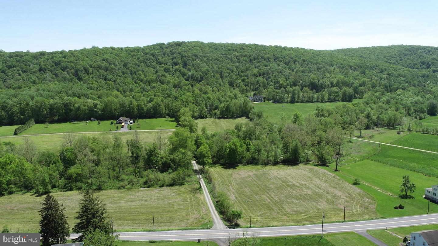 4909 Raccoon Valley Rd Rd Property Photo 5
