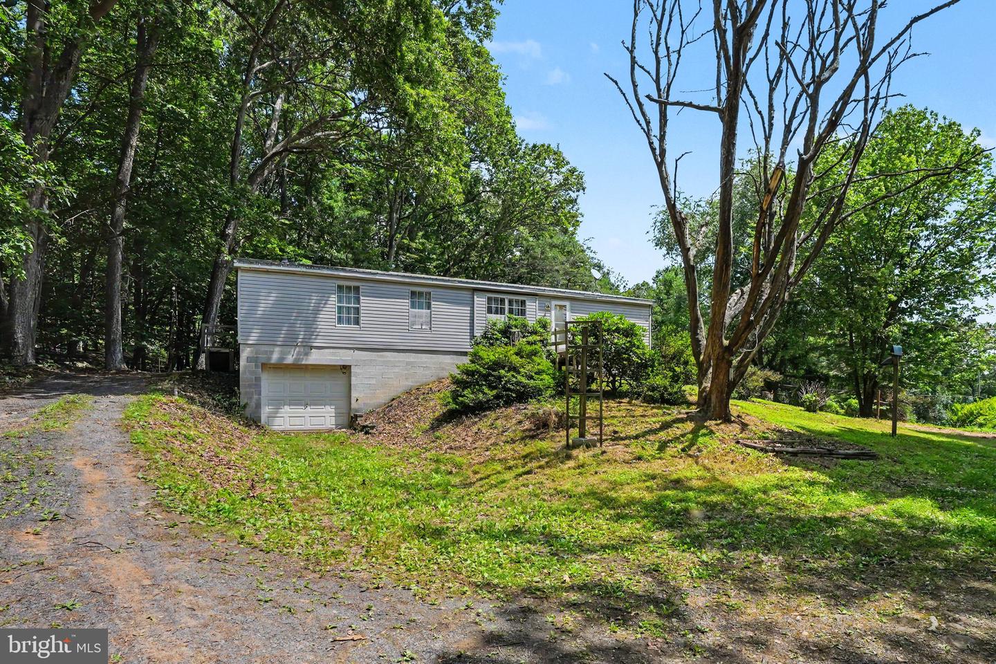 1290 Buckwheat Rd Property Photo 1