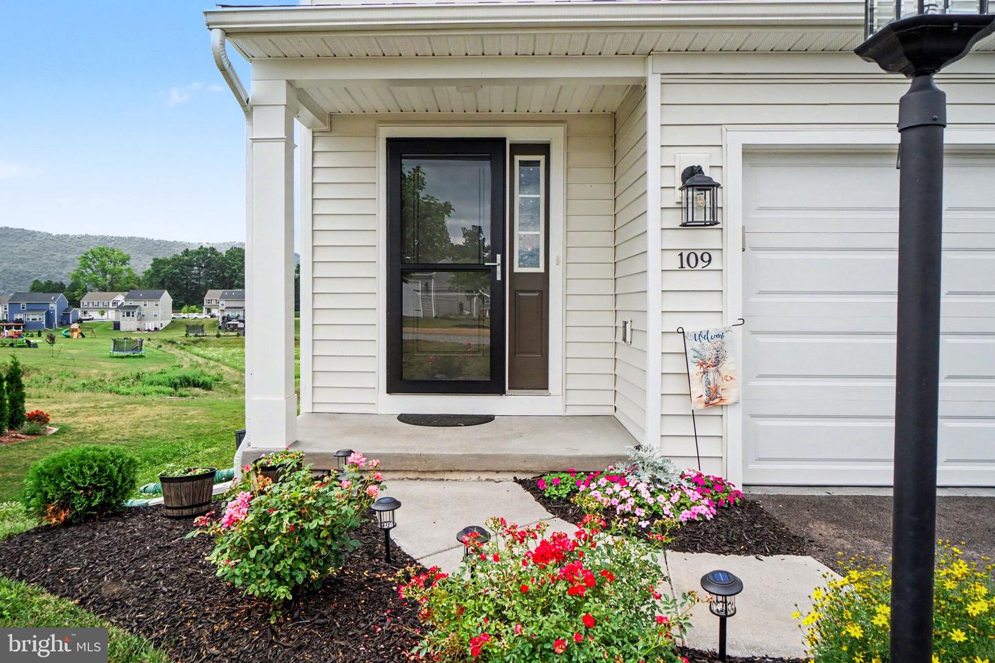 109 WESTON CIR