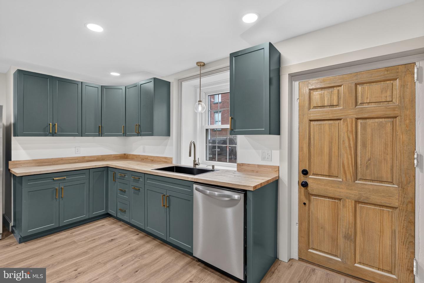 41 N Market St Property Photo 9