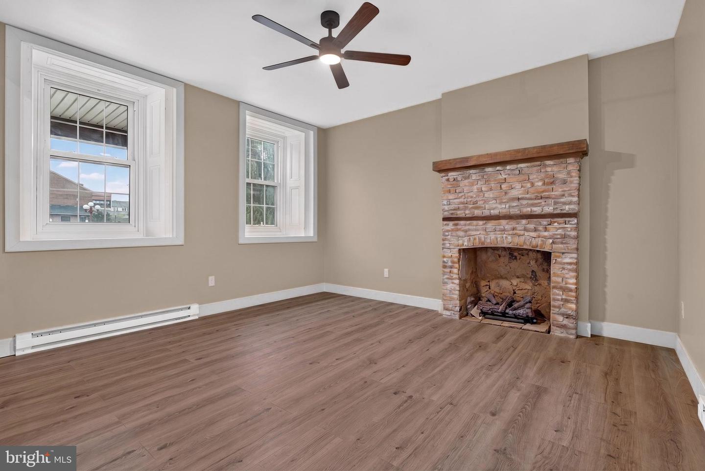 41 N Market St Property Photo 18
