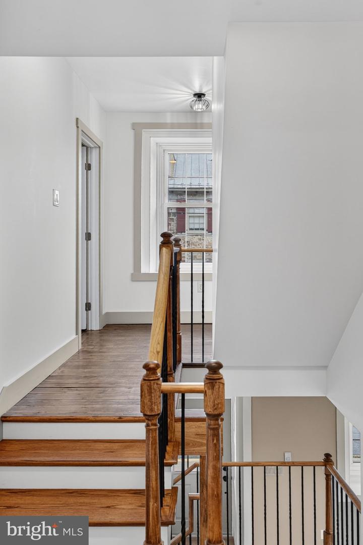 41 N Market St Property Photo 24