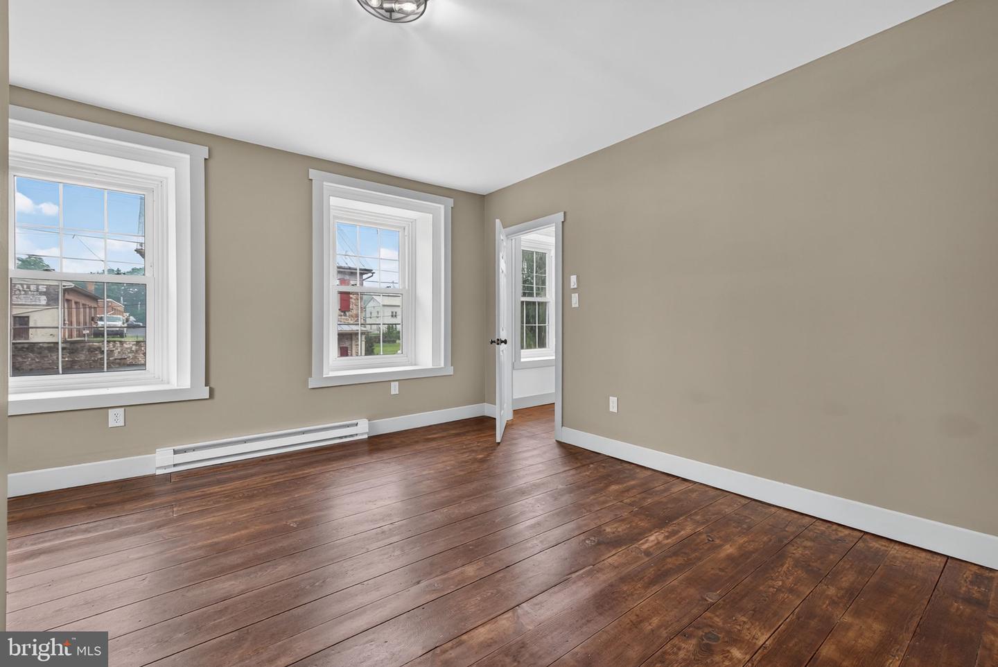 41 N Market St Property Photo 28