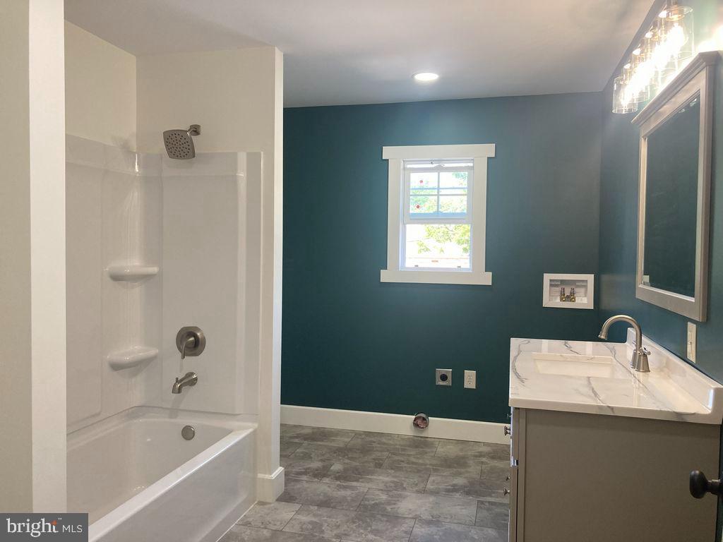 41 N Market St Property Photo 31