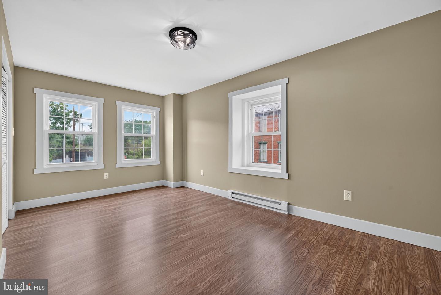 41 N Market St Property Photo 32