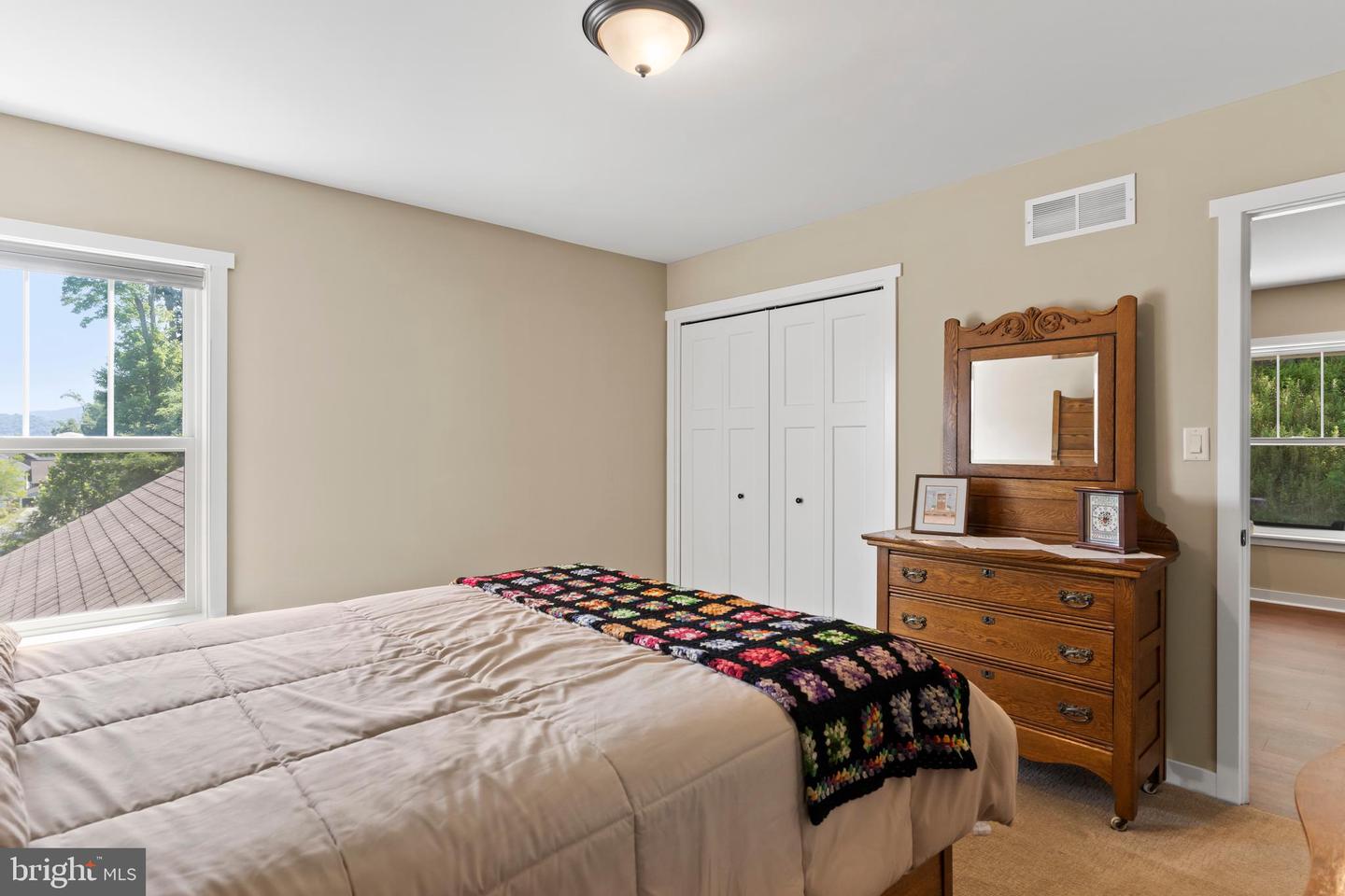 100 Stone Arch Dr Property Photo 37