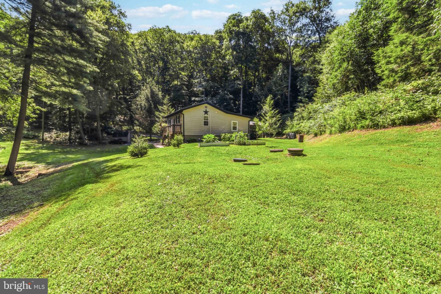 210 LAUREL LN