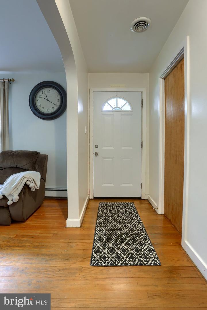 307 Church St Property Photo 4