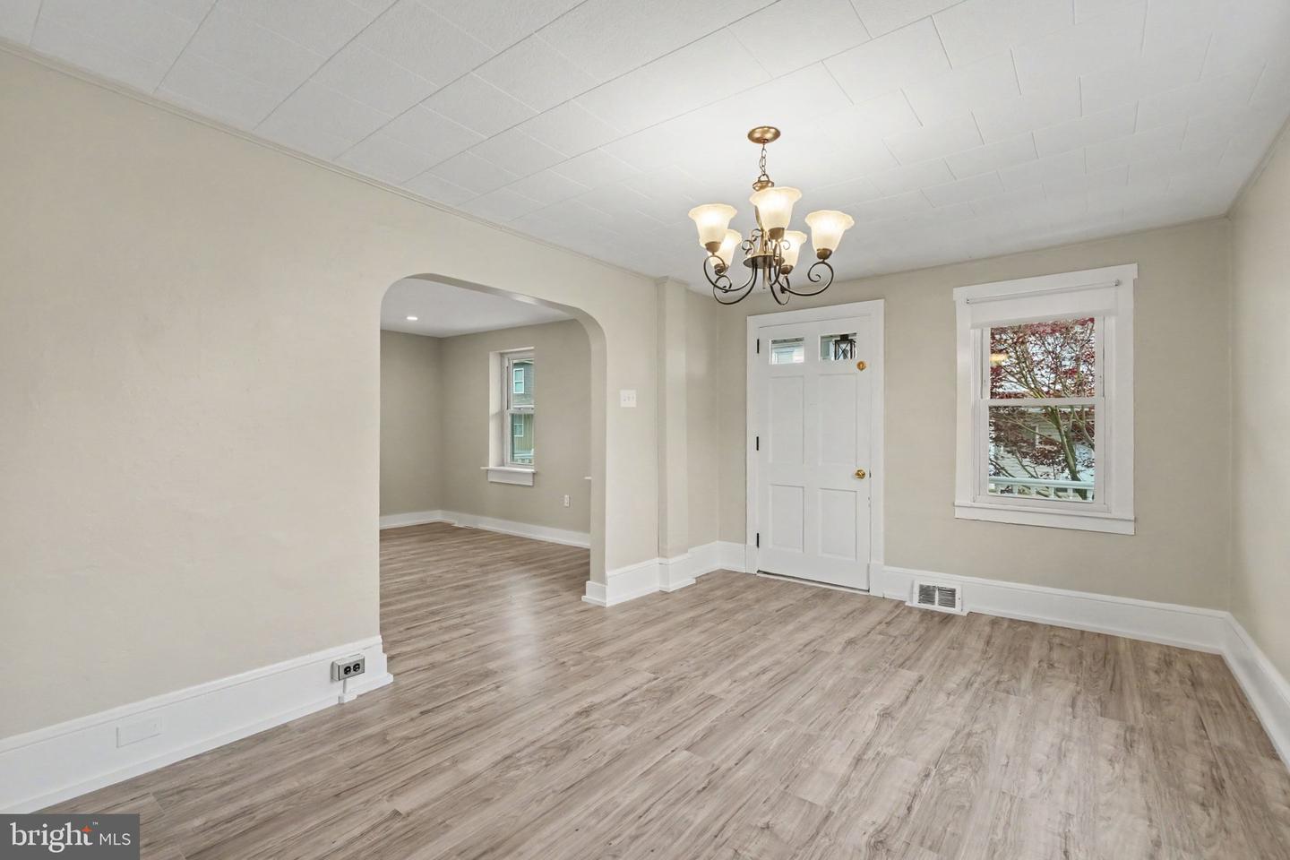 202 N Market St Property Photo 7