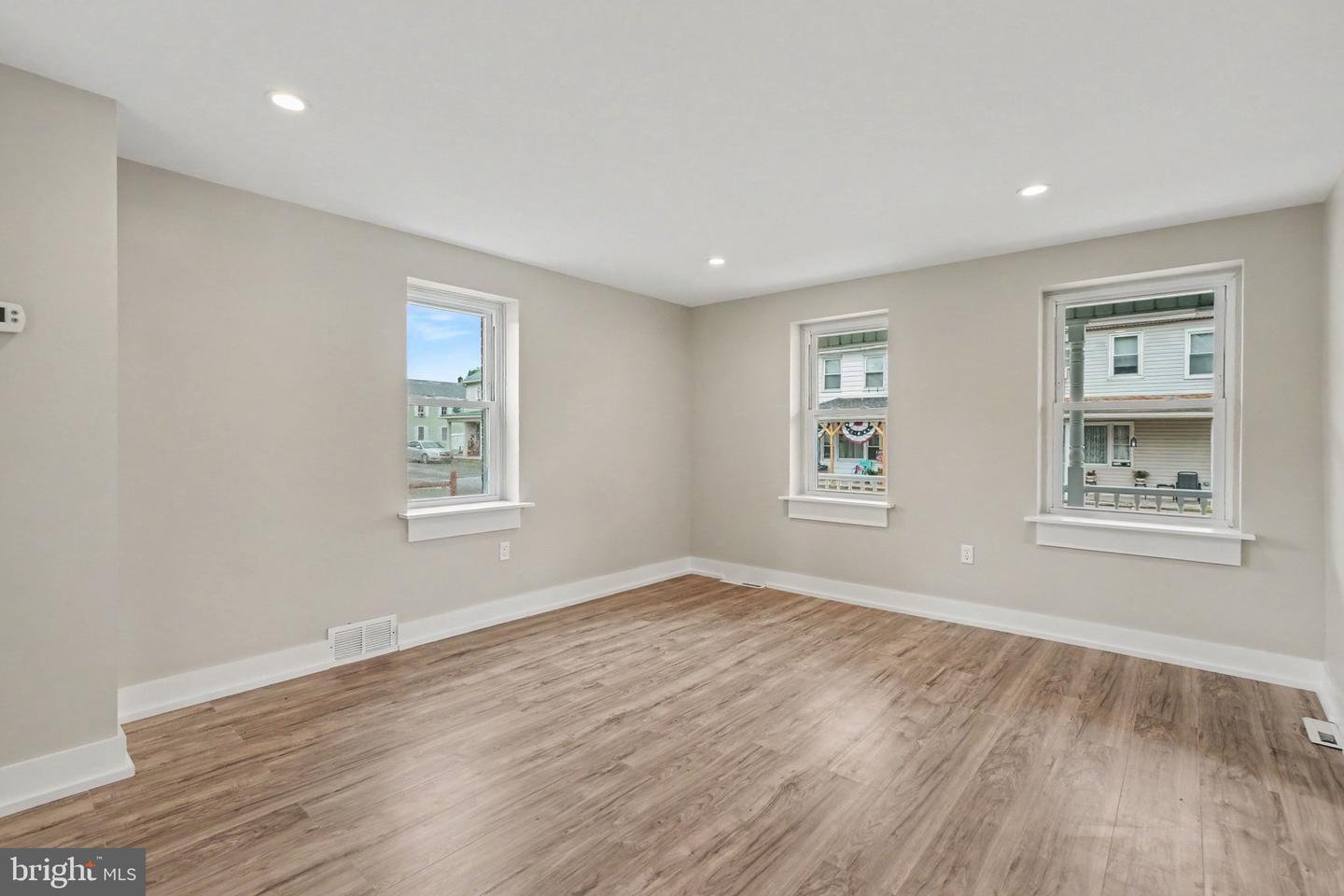 202 N Market St Property Photo 11
