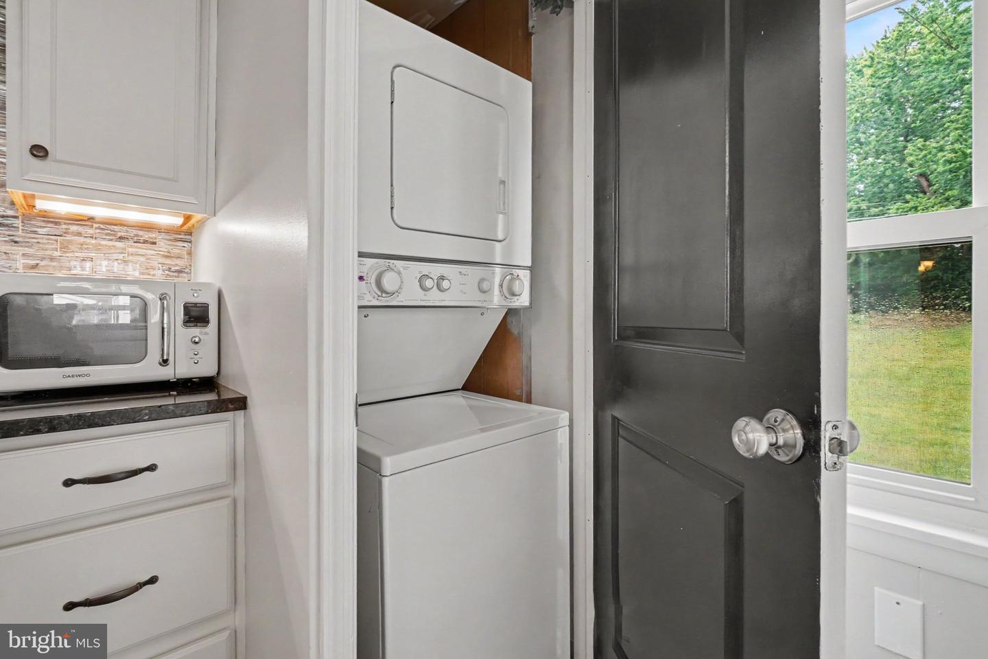 202 N Market St Property Photo 13