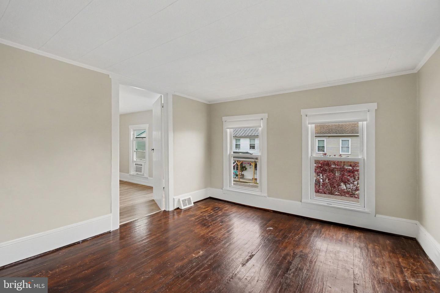 202 N Market St Property Photo 17