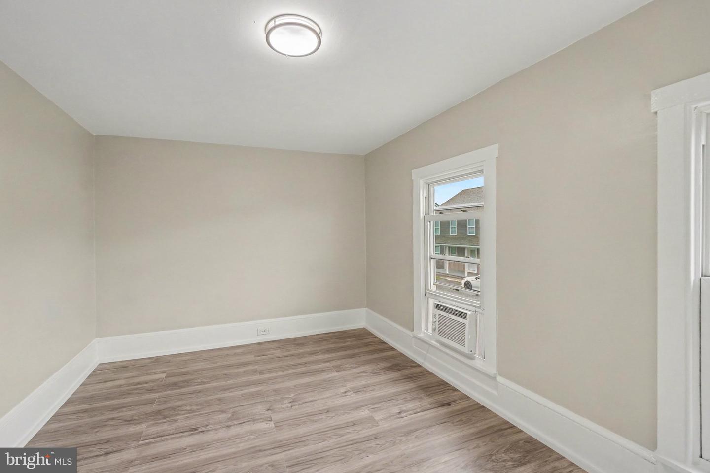 202 N Market St Property Photo 21