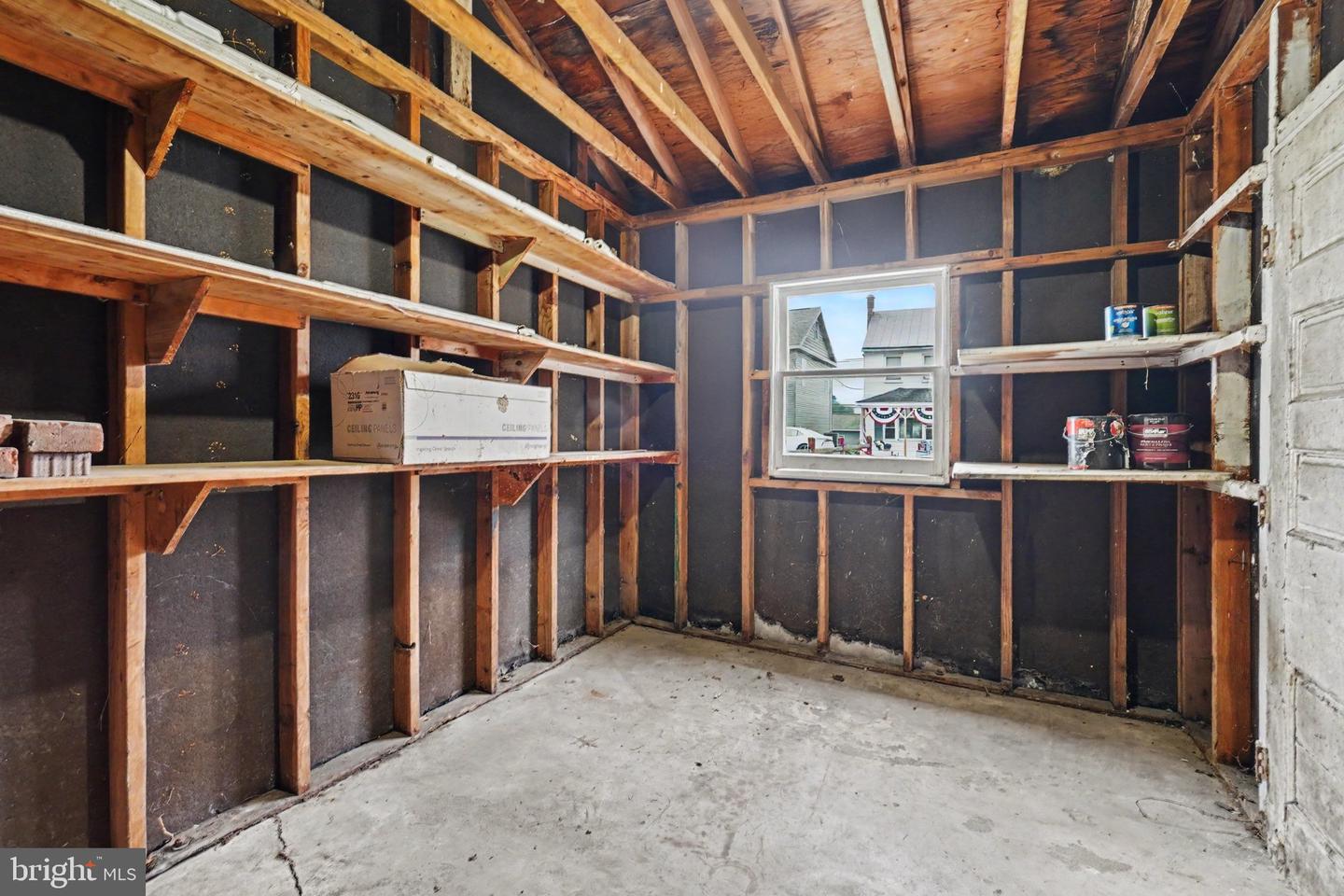 202 N Market St Property Photo 22