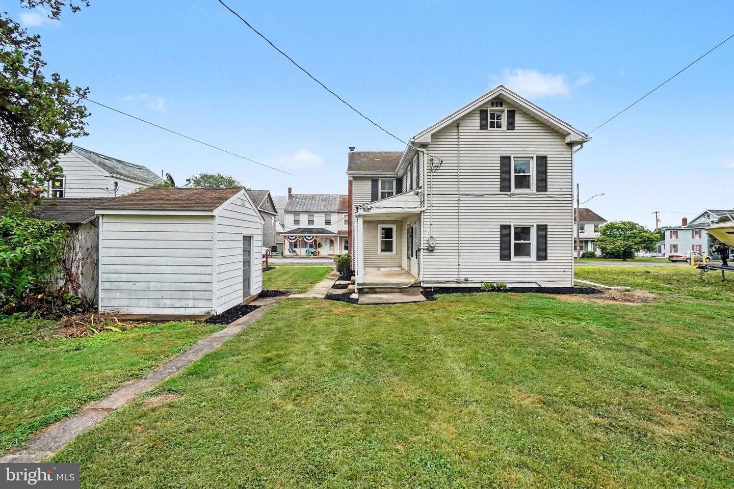 202 N Market St Property Photo 25