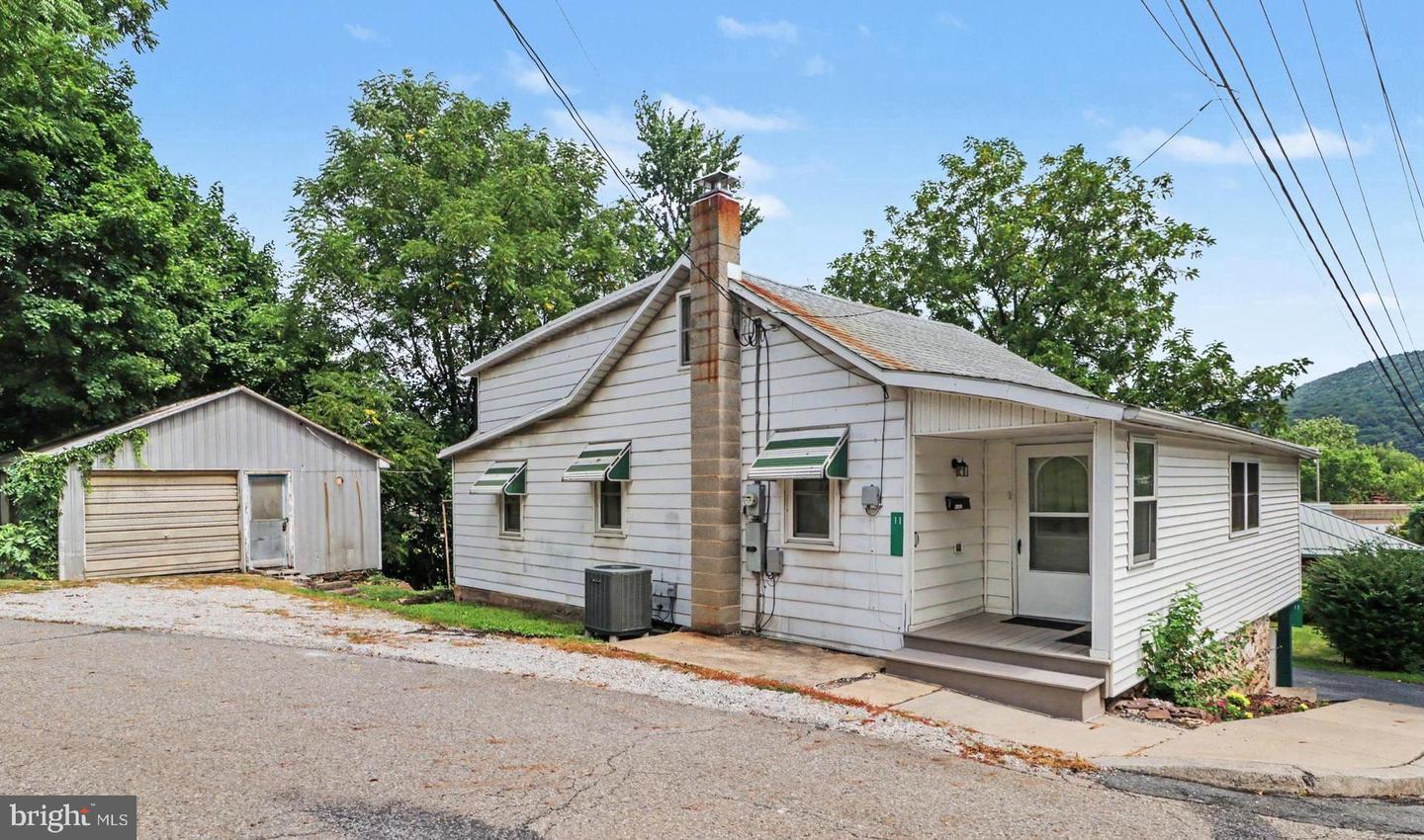 11 MORGAN ST Property Photo 1