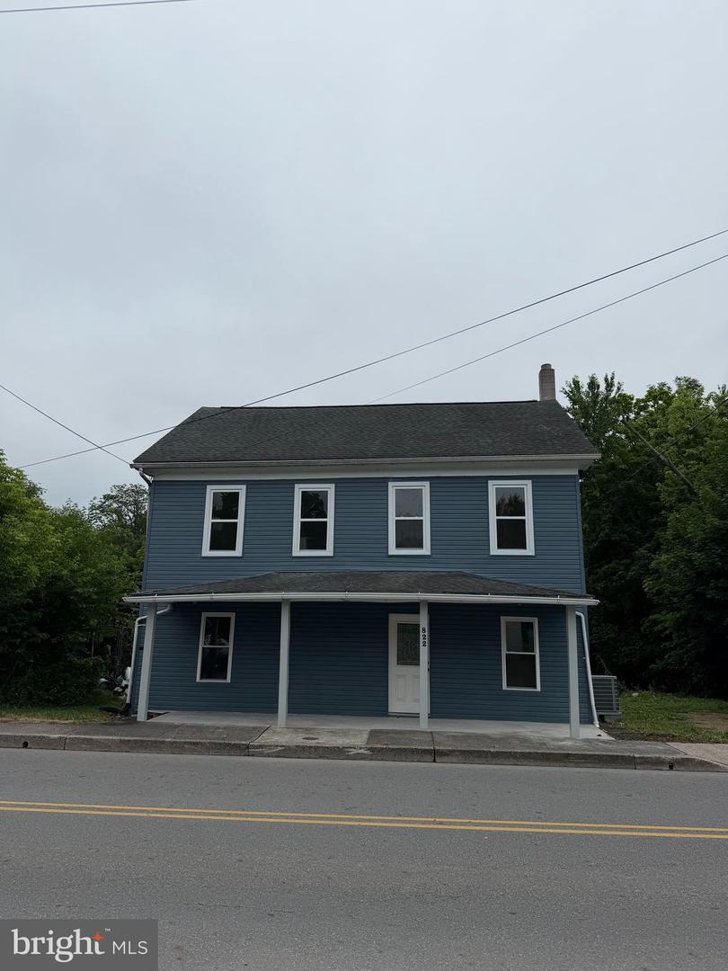 822 N Market St Property Photo 2