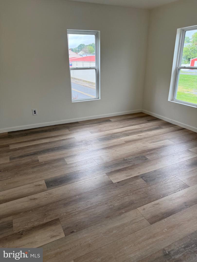 822 N Market St Property Photo 13