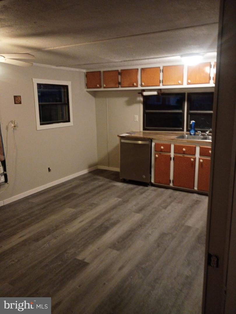 6 Alexander Ave Property Photo 7