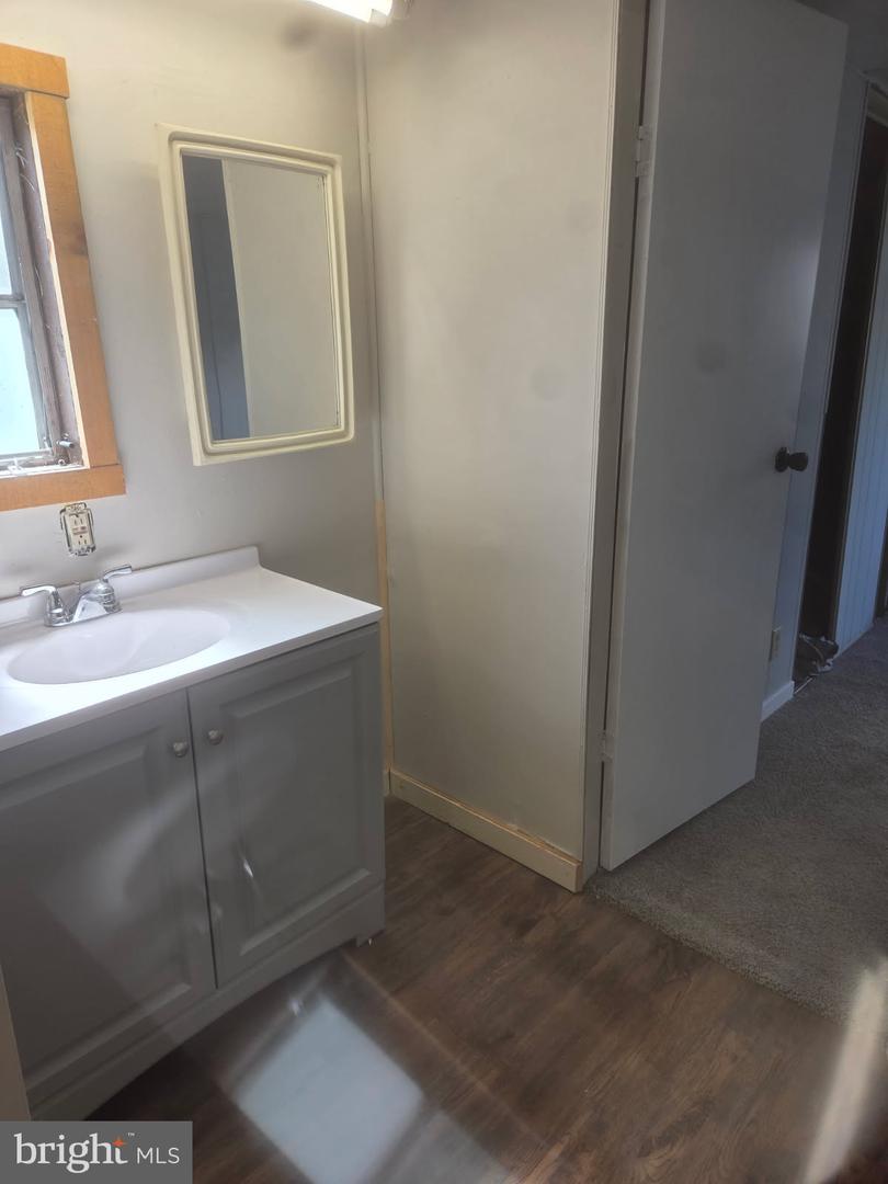 6 Alexander Ave Property Photo 11