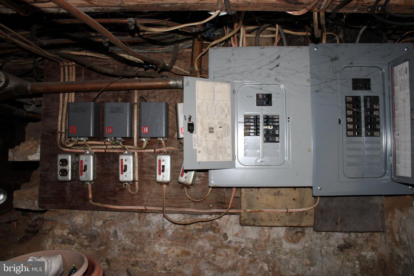 38 S 2nd St Property Photo 5